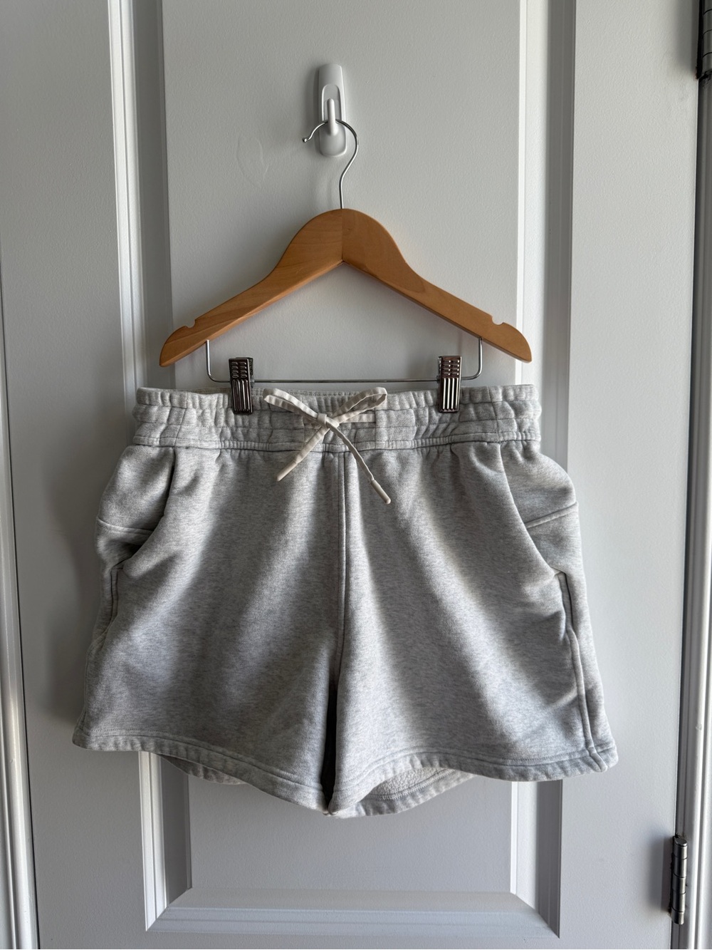 Lululemon Grey Fleece Drawstring Sweat Shorts Size: 4